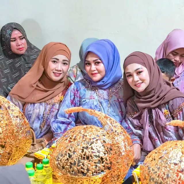 Keluarga Calon Suami Putri Isnari
