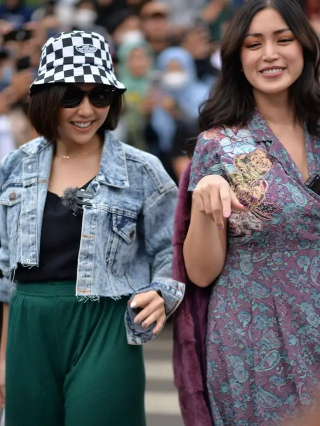 8 Potret Gisella Anastasia Ikut Catwalk di Citayam Fashion Week, Tampil Kece dengan Streetwear