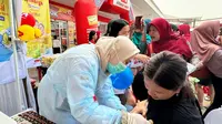 Dalam rangka merayakan Hari Anak Nasional, PT Midi Utama Indonesia Tbk atau Alfamidi menggelar kegiatan posyandu dan pemberian PIN Polio di halaman gerai Alfamidi Super Kutabumi Tangerang.