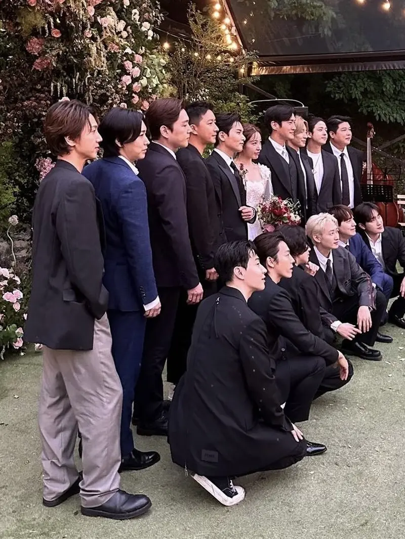 Potret Ari Istri Ryeowook Super Junior di hari pernikahannya.