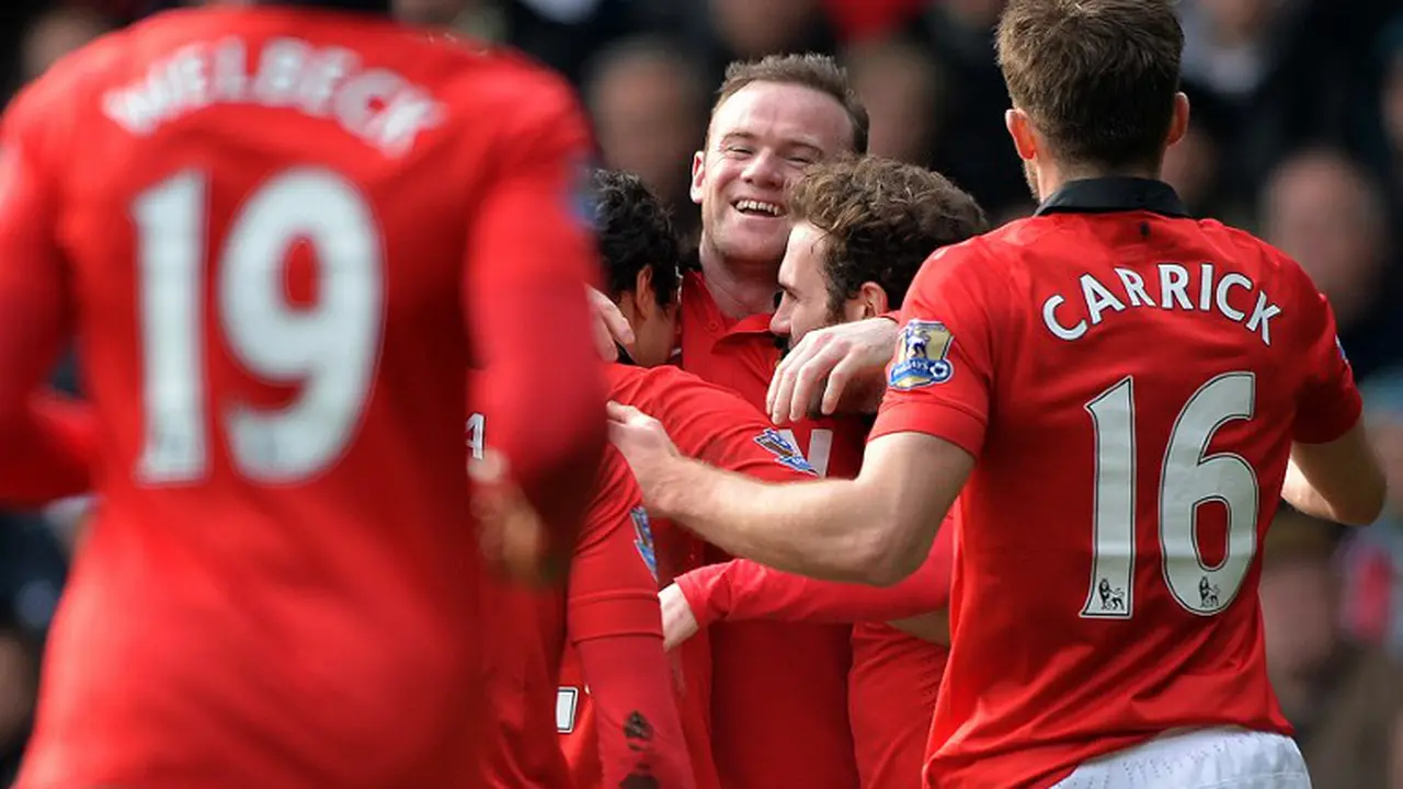 Wayne Rooney rayakan gol kedua MU