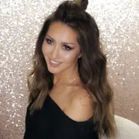 Gaya rambut simpel bun. (Foto: Instagram/mwhairstyles).