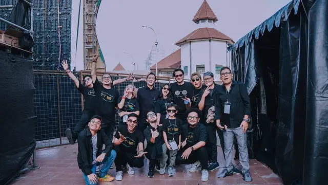 6 Potret Anak Ikke Nurjanah Ikut Ngeband Bareng Aldi Bragi, Bergaya Rock and Roll