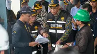 Sidak Tanjung Priok, Purbaya Cek Penumpukan Ribuan Kontainer Impor