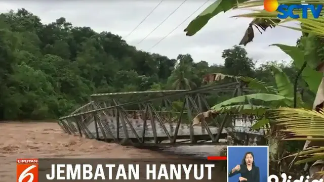 Tak ada pilihan, warga pun membuat rakit dari bambu untuk beraktivitas antara Kecamatan Ulu Muis dan Kecamatan Pasemah Air Keruh.