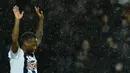3. Saido Berahino, striker Stoke ini menjadi solusi bagi Tottenham jika mereka kehilangan Harry Kane. Menurut The Sun, sang pelatih, Mark Hughes, sudah merestui rencana kepindahan bintangnya itu ke Spurs. (AFP/Ben Stansall)
