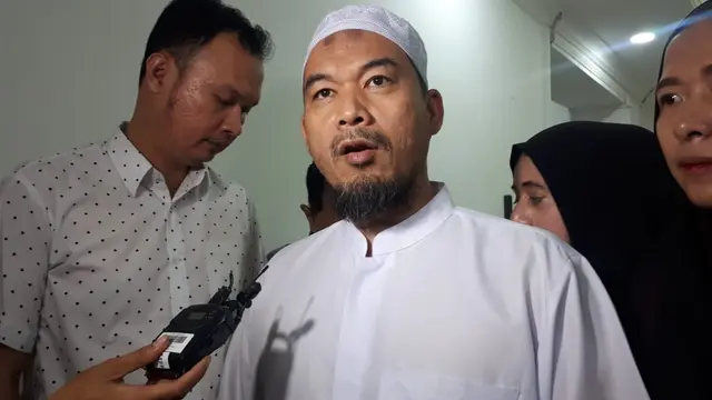 Ansufri Idrus Sambo alias Ustaz Sambo telah rampung menjalani pemeriksaan di Polda Metro Jaya. (Merdeka.com)