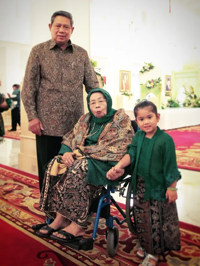 Ibunda Meninggal Dunia, Ini Potret Kebersamaan SBY dengan Siti Habibah