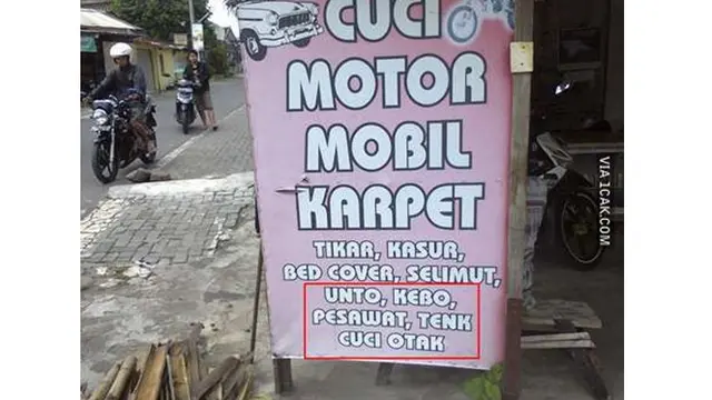 6 Spanduk Promosi Cuci Motor Ini Bikin Geleng Kepala