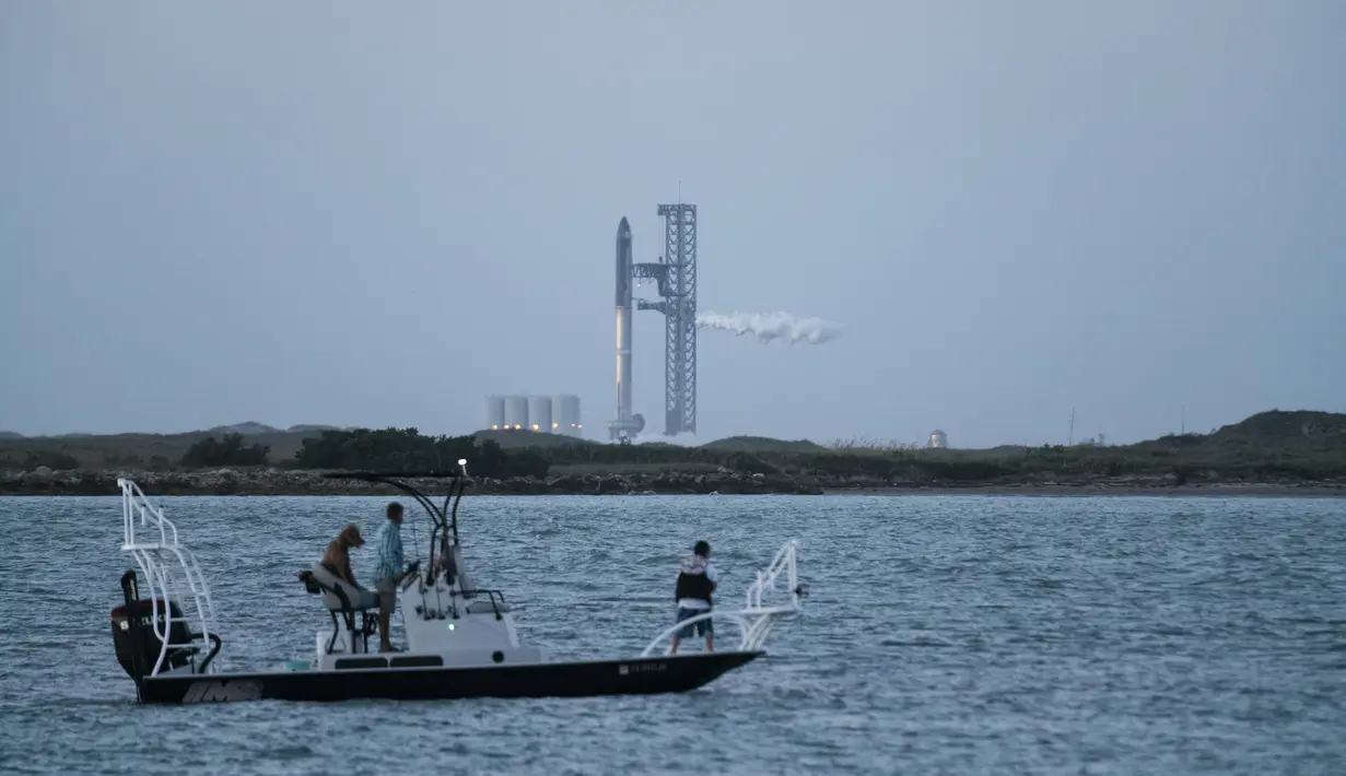 SpaceX mengumumkan pada detik-detik terakhir countdown bahwa mereka menunda peluncuran setidaknya selama 48 jam.  (AFP/Patrick T. Fallon)