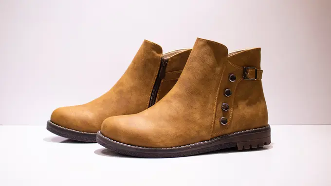 ilustrasi sepatu kulit