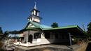Gereja Lahai Roi masih berdiri tegak di Pulau Mansinam, Manokwari, Papua Barat, Senin (15/8). Gereja Lahai Roi ini menjadi saksi sejarah berkembangnya ajaran Injil dan telah berusia  50 tahun. (Liputan6.com/HelmiFithriansyah)
