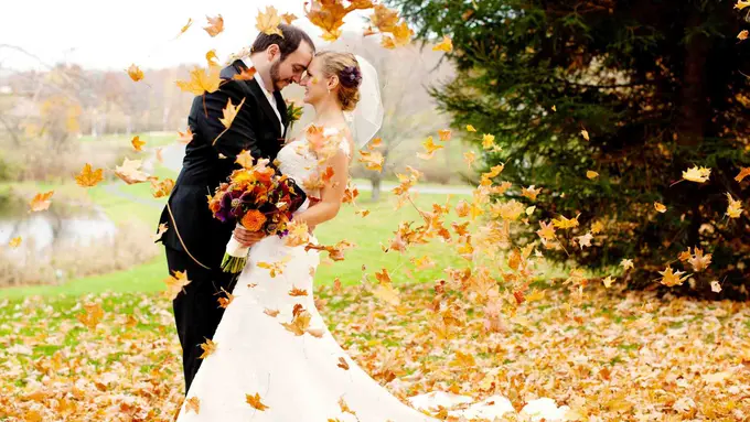 10 Ide Pernikahan Tema Musim Gugur yang Bisa Dicoba di Indonesia