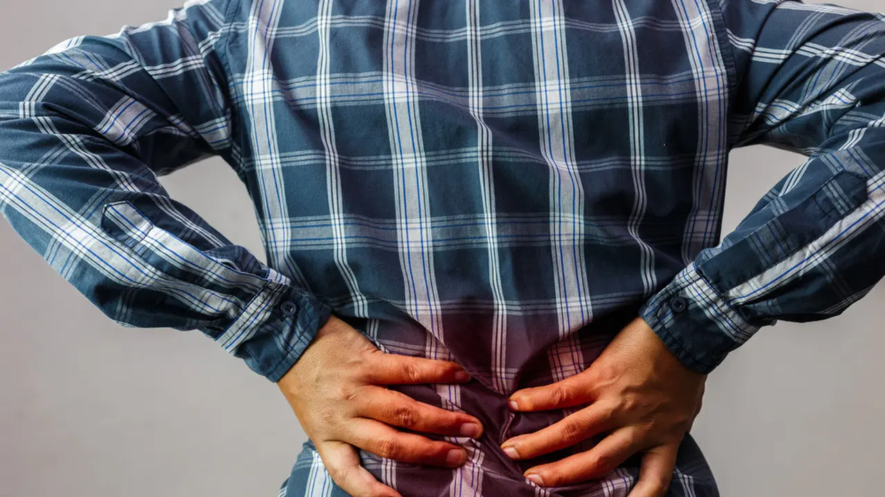 Sakit Pinggang - KlikDokter.com (namtipStudio/Shutterstock)