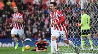 Striker Stoke City, Bojan Krkic, merayakan gol ke gawang Manchester United pada laga Premier League di Britannia, Stoke, Sabtu (26/12/2015) malam WIB. (AFP/Paul Ellis)