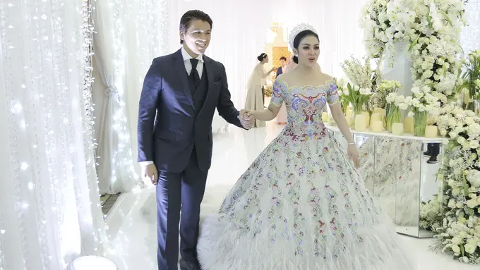 [Fimela] Syahrini dan Reino Barack