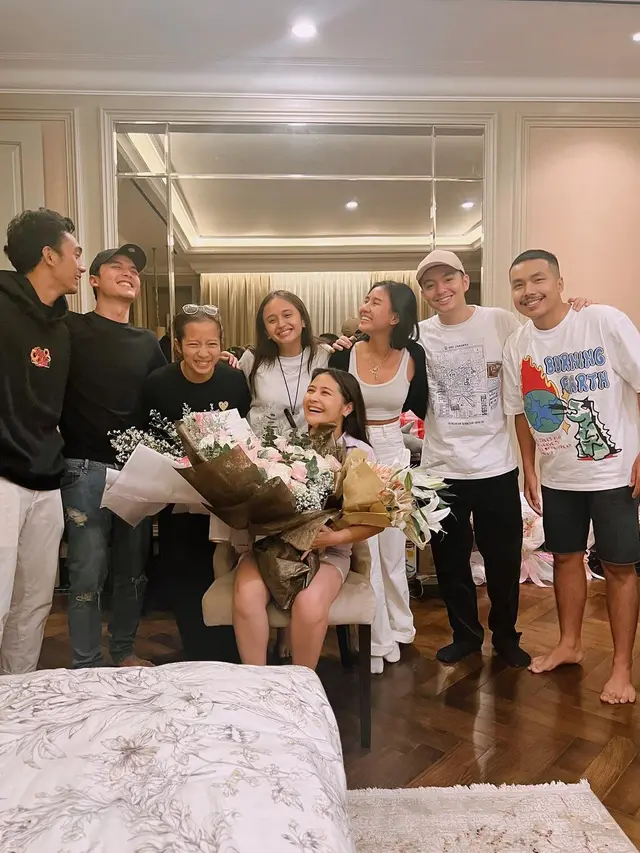 Genap 26 Tahun, Ini 7 Momen Kejutan Ulang Tahun Prilly Latuconsina
