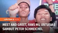 Hari kedua kunjungan di Indonesia, mantan kiper Manchester United, Peter Schmeichel menjumpai para penggemar dalam acara Meet and Greet Vidio Premier League Festival, di Cilandak Town Square, Jakarta. Kedatangan legenda tim setan merah ini pun disamb...