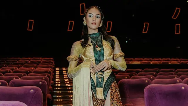 Pesona Artis Wanita Pemeran 'KKN di Desa Penari Extended' Hadiri Gala Premiere