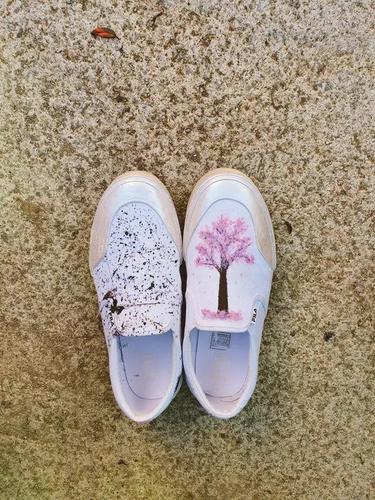 Jadi Trending Jimin Bts Sukses Ubah Sepatu Biasa Jadi Tak Biasa Fashion Fimela Com