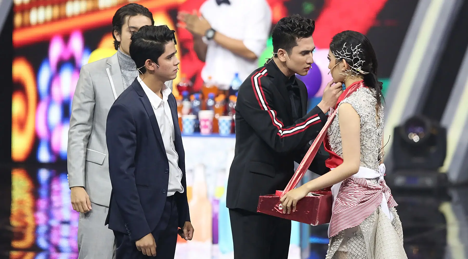  Aliando Syarief, Verrell Bramasta dan Natasha Wilona di SCTV Awards 2017. (Bambang E. Ros/bintang.com) 