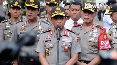 Kapolri mempersilakan aksi 112 berlangsung tapi dengan catatan tetap berlangsung di kawasan masjid Istiqlal. Kapolri juga melarang adanya orasi. Jika ada orasi maka akan ditindak tegas