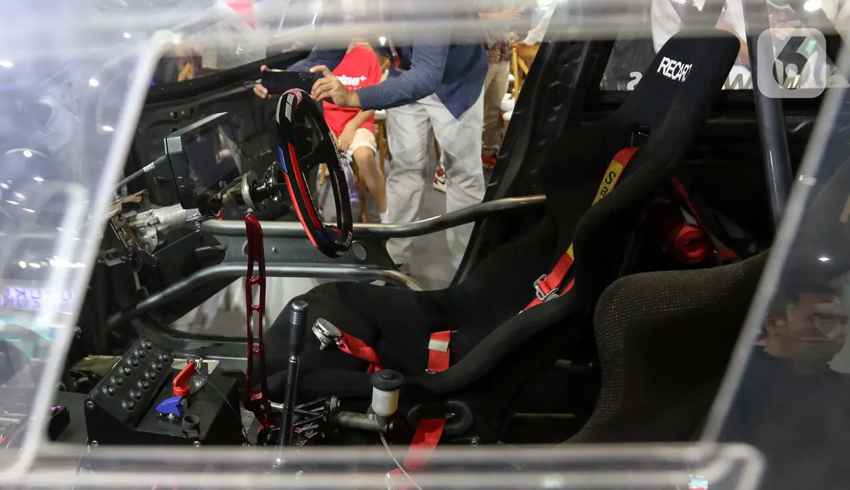 Nantinya, Subaru Crosstrek Family Driftster akan dikendarai oleh Dipo Dwiki untuk kompetisi drift di kelas Pro. (Liputan6.com/Herman Zakharia)