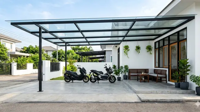 Ide Kanopi Teras Depan Rumah yang Cocok untuk Parkir Motor dan Santai. Gemini