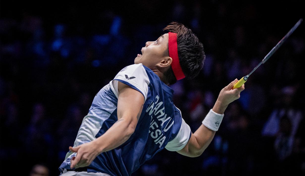 Ekspresi pebulutangkis ganda putri Indonesia, Apriyani Rahayu saat melawan ganda putri Korea Selatan dalam pertandingan semifinal di Kejuaraan Dunia 2023 yang berlangsung di Royal Arena, Copenhagen, Denmark, Sabtu (26/08/2023). (AFP/Ritzau Scanpix/Mads Claus Rasmussen)