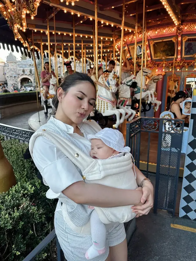 Outfit Couple Jessica Mila dan Baby Kyarra (Foto: Instagram @jscmila)