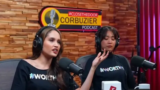 Cinta Laura dan Widy Vierratale (YouTube/Deddy Corbuzier)