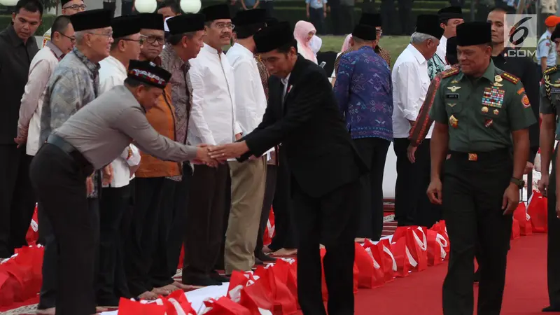 Jokowi dan Jusuf Kalla Buka Bersama di Mabes TNI