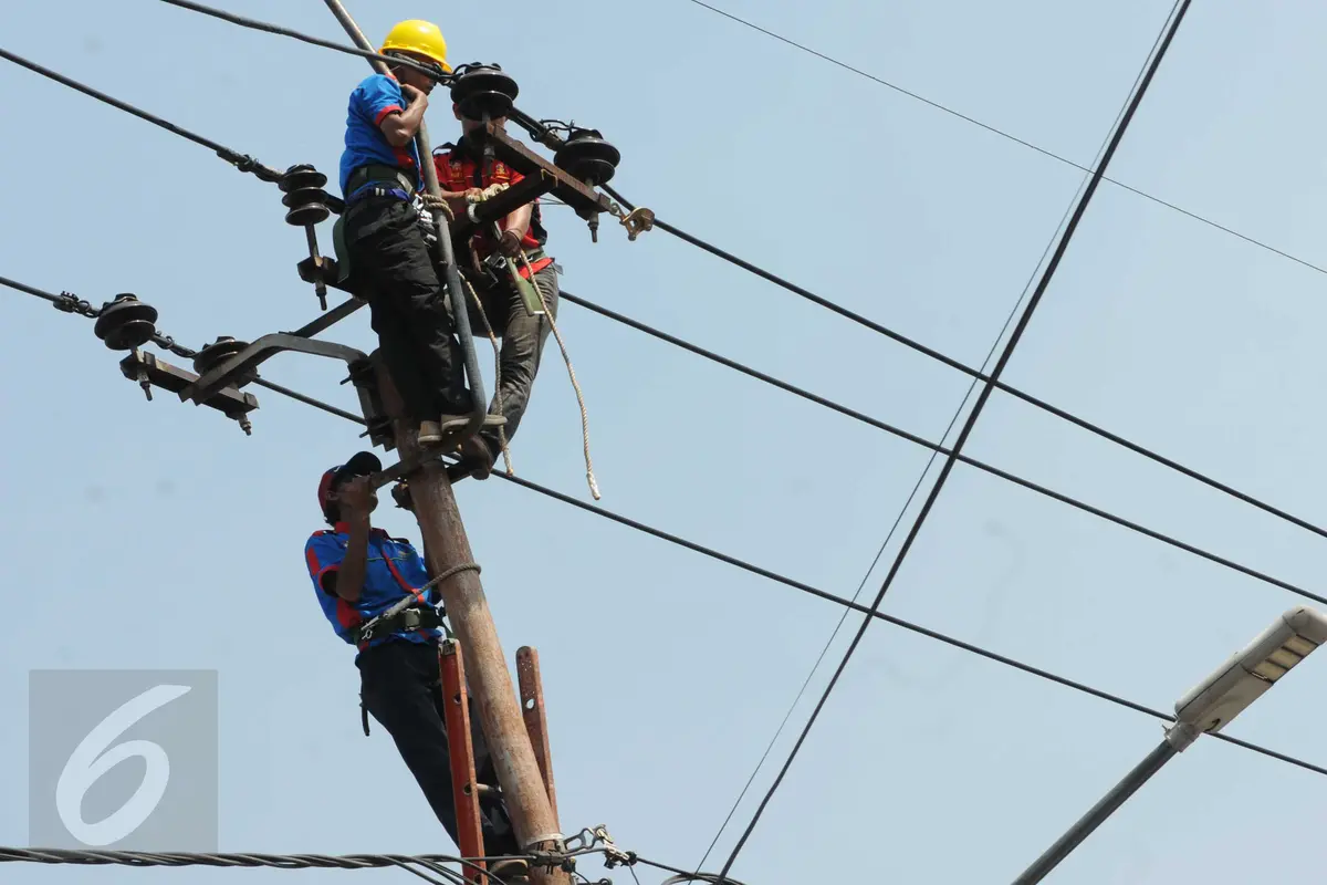 PLN terus memperluas pasokan listrik keseluruh pelosok nusantara termasuk ke daerah terpencil dan terdepan.