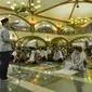 Gubernur Jawa Barat Ridwan Kamil mengawali malam pertamaRamadan dengan salat tarawih berjamaah bersama warga di Masjid Pusdai KotaBandung, Sabtu (2/4/2022). (Foto: Biro Adpim Jabar)