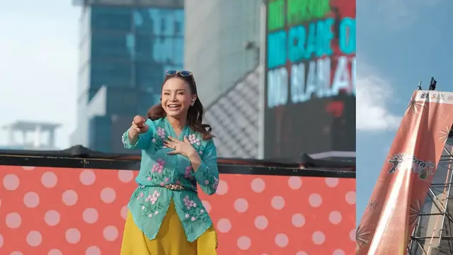 Rossa saat Tampil di CFD Bundaran HI mengenakan kebaya. [@itsrossa910]