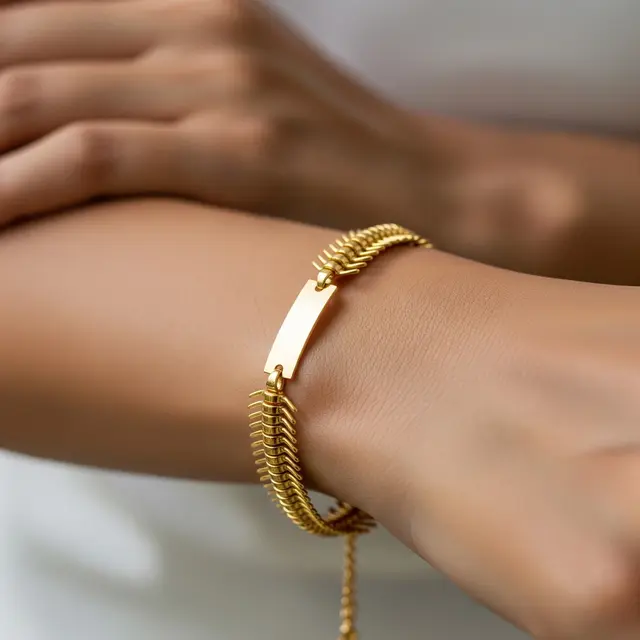 9 Gelang Emas Kombinasi Rantai dan Plat Kecil, Tampil Elegan Setiap Hari