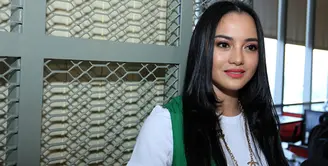 Hal yang berbeda akan dirasakan Ririn Ekawati di pergantian malam tahun baru nanti. Pasalnya ini menjadi yang pertama bagi Ririn melewatinya tanpa kehadiran sang suami, Ferry Wijaya, yang meninggal dunia pada Juni 2017 lalu.  (Deki Prayoga/Bintang.com)