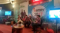 Suasana Nobar Debat Cagub DKI di Rumah Lembang (Liputan6.com/Rasyid)