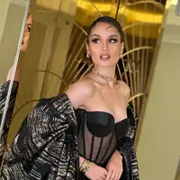 Cinta Laura menyusul Raline Shah, menghadiri Cannes Film Festival 2023. Dibawa oleh brand kecantikan global L'Oreal Paris, Cinta Laura menambah daftar seleb Indonesia yang berkesempatan tampil di red carpet gelaran festival paling bergengsi di dunia ini. Foto: Instagram.