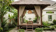 6 Ide Gazebo dengan Tirai dan Lampu, Halaman Rumah Nyaman Sekaligus Estetik