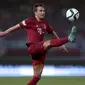  Gelandang Bayern Muenchen, Mario Gotze berusaha mengontrol bola saat Football Summit 2015 di Stadion Shanghai, Cina, Selasa, (21/07 2015). Bayern menang atas Inter Milan dengan skor 1-0. (REUTERS/Aly Lagu)