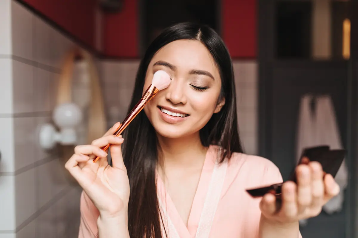 6 Tips Menjaga Makeup Tahan Lama Seharian