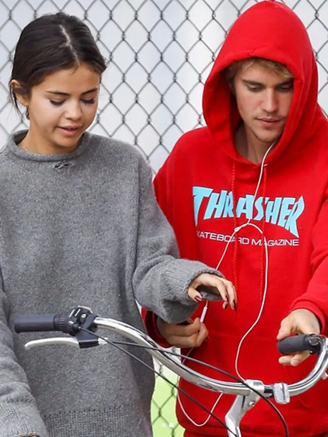 Kembalinya Justin dan Selena kali ini kabarnya tidak hanya sekedat berpacaran, namun ada hal lain yang sedang direncanakan keduanya. Ingin melanjutkan ke jenjang yang lebih serius, Justin dan Selena dikabarkan segera menikah. (Doc. Enews)