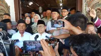 Bacawapres RI Muhaimin Iskandar atau Cak Imin usai ziarah ke Makam Sunan Gunung Jati Cirebon. (Istimewa)