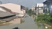 Warga di Tangerang Masih Kebanjiran, Ada yang Terendam Sampai 2 Meter