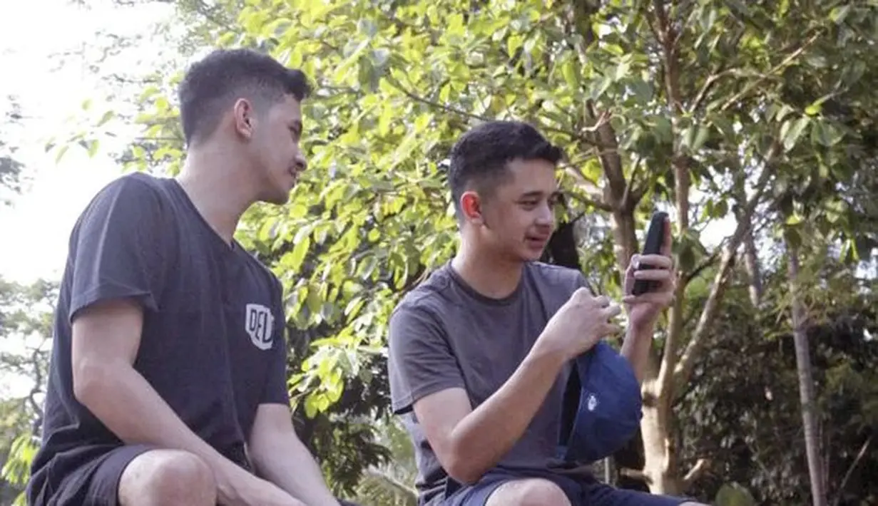 <p>Ketika memulai karier, Nakula Sadewa terlihat masih imut. Kini si kembar ini sudah semakin bongsor. [Foto: instagram.com/nakulasadewakussler]</p>