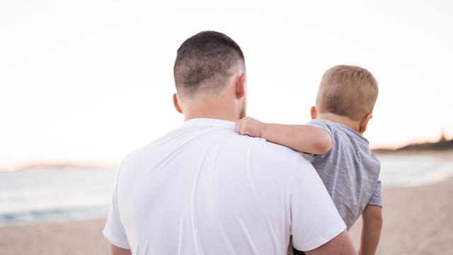 Ilustrasi ayah dan anak laki-lakinya