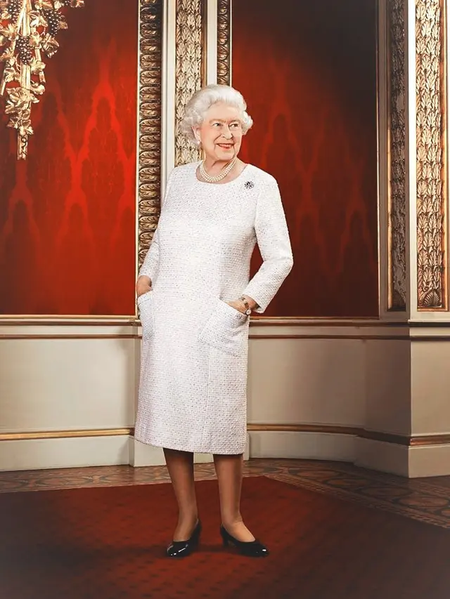 Terungkap! Foto Ratu Elizabeth II dengan Gaya Bebas Mirip Model Profesional