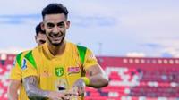 Pemain asing Persebaya Surabaya, Jefferson Silva, di BRI Super League 2025/2026. (Dok.Instagram Persebaya)