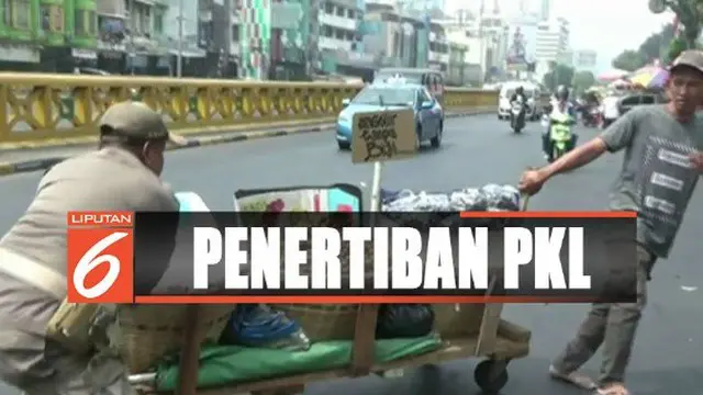 Selain melanggar perda tentang ketertiban umum, keberadaan PKL juga dituding telah mengambil hak para pejalan kaki.